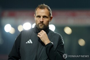 정우영 뛰는 우니온 베를린, 성적 부진에 스벤손 감독 해임