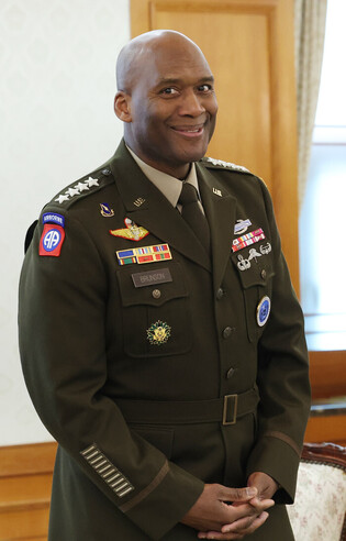 New USFK commander