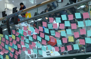 Messages of condolence for plane crash victims