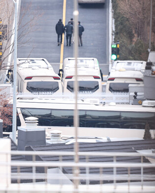 Court grants extension of warrant to detain Yoon