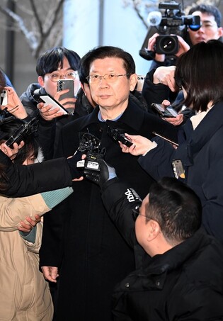 Presidential security chief appears before police