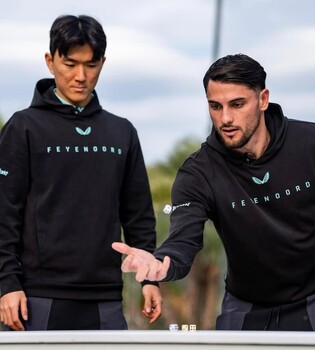 황인범도 백승호도 열중한 '공기놀이'…단숨에 '5단 성공'