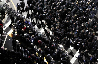 Investigators begin 2nd attempt to detain Yoon