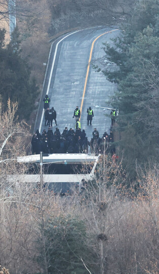 Investigators begin 2nd attempt to detain Yoon