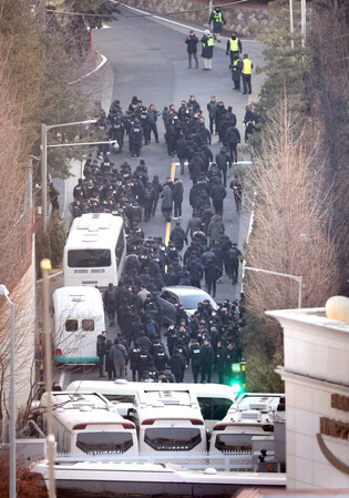 Investigators begin 2nd attempt to detain Yoon