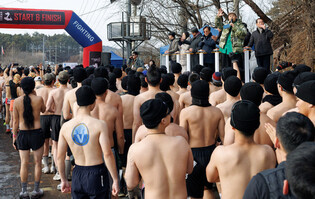 Runners braving the cold