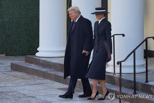 [트럼프 취임] 영부인 멜라니아 패션…이번엔 美 신진 디자이너 택해