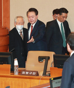 Yoon attends hearing of impeachment trial