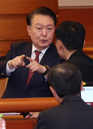 Yoon attends hearing of impeachment trial