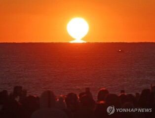 한반도 일출 명소 간절곶서 드론 1천500대 볼거리 선사