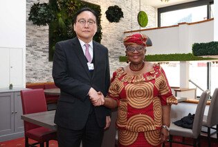 Trade minister meets WTO chief