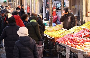 [르포] "조금이라도 아껴야죠"…설에도 가성비 챙기고 소비 최소화