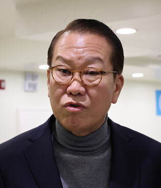 Ruling party's interim leader visits hospital