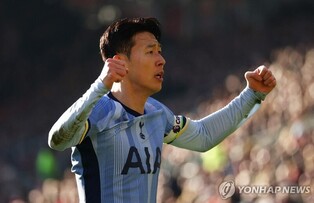 손흥민, 상대 자책골 유도·쐐기골 도움…토트넘 EPL 4연패 탈출