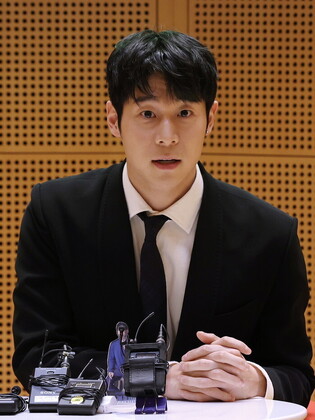 Korean American violinist Danny Koo