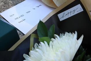 Mourning of elementary school pupil killed by teacher