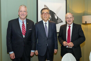 FM meets U.S. lawmakers