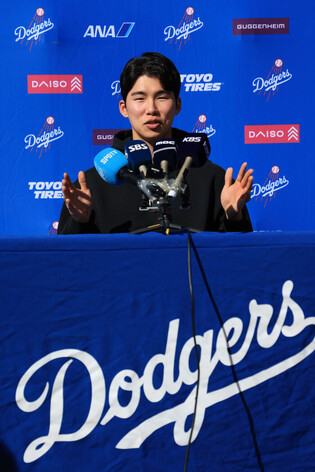 Kim Hye-seong at MLB spring training