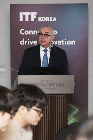imec CEO in Seoul