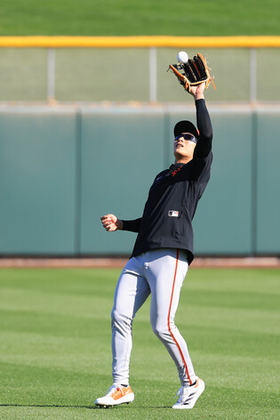 Lee Jung-hoo at MLB spring training