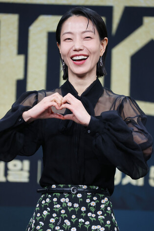 S. Korean actress Kim Shin-rok