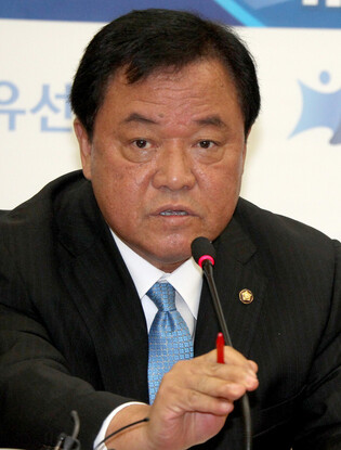Ex-lawmaker Ryu Keun-chan dies