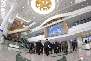 N.K. leader inspects general hospital
