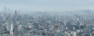 Fog, fine dust cloud central Seoul