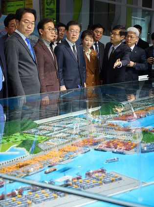 Opposition leader meets Busan mayor