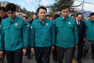 Accidental fighter jet bombing of civilian area