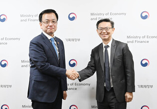 Acting president meets S&P official