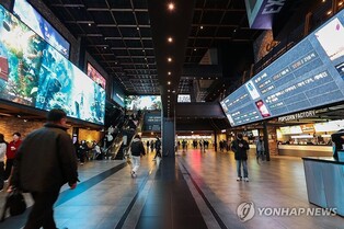 흥행작 부족했던 2월 극장가, 관객수·매출액 '뚝'