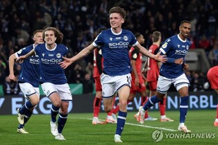 '3부 반란' 빌레펠트, 챔피언 레버쿠젠 꺾고 독일컵 첫 결승(종합)