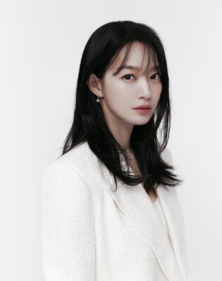 '악연' 신민아 "복수 포기하는 인물…가장 현실적인 결말이죠"