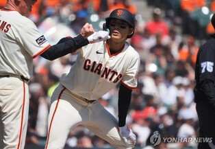 이정후, 처음 찾은 '꿈의 구장' 양키스타디움서 시즌 1호포(종합)