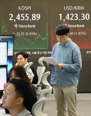 KOSPI advances