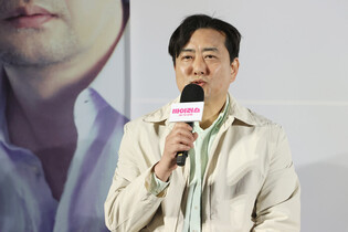 S. Korean director Kang Yi-kwan