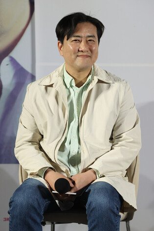 S. Korean director Kang Yi-kwan