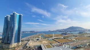'부산 북항에 모여라'…수상레포츠·물놀이장·버스킹