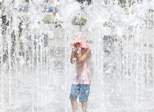 Fountain at Gwanghwamun Plaza