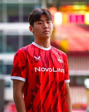 차세대 센터백 김지수, 유럽축구 첫 골…독일컵 7-0 대승에 한몫