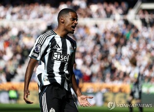 '태업 논란' EPL 뉴캐슬의 이사크 "구단이 이적 약속 어겨"