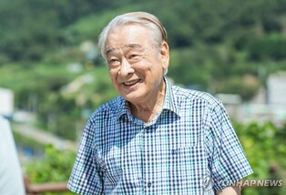 이순재 측 '건강악화설' 부인…"다리만 불편, 재활 치료 중"