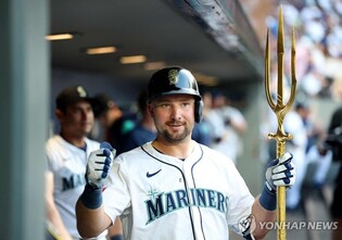 시애틀 롤리, MLB 포수 최초 단일시즌 50홈런 폭발