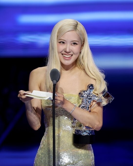 로제 MTV VMA 