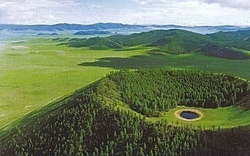 1 S. Korean woman dies in fall from dormant volcano peak in Mongolia