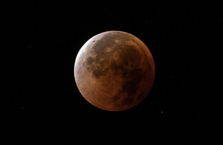 Total lunar eclipse