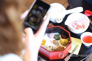 Traditional tea and sweets offered at Changdeokgung’s Yakdabang Oct. 1–23