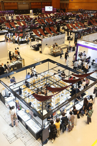 Industry fair on jewelry, accessories