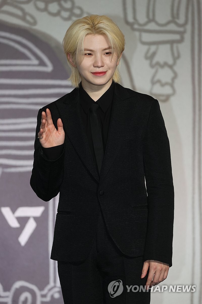 세븐틴 우지, 오늘 육군 현역 입대…"건강히 다녀오겠다"